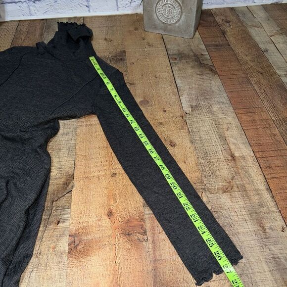 Aqua women’s gray turtleneck textured waves hem mini dress NWOT - Picture 9 of 11